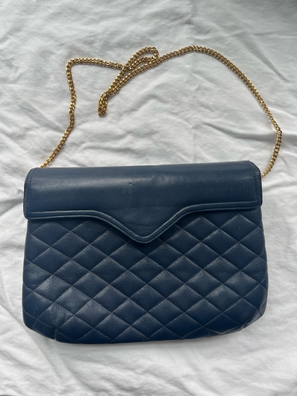 Vintage Quilted Navy Leather Shoulder Bag with Gold Chain